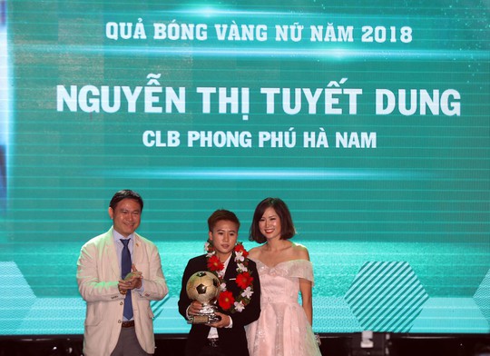 Quang Hải nhận Quả bóng vàng trong hạnh phúc - Ảnh 8.