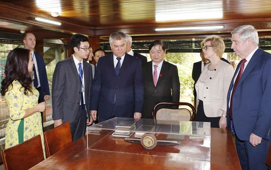 Chủ tịch Duma Quốc gia Nga bắt đầu thăm Việt Nam - Ảnh 1.