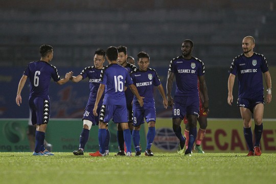 Bình Dương chia điểm Đà Nẵng trong trận cầu 4 bàn thắng - Ảnh 1.