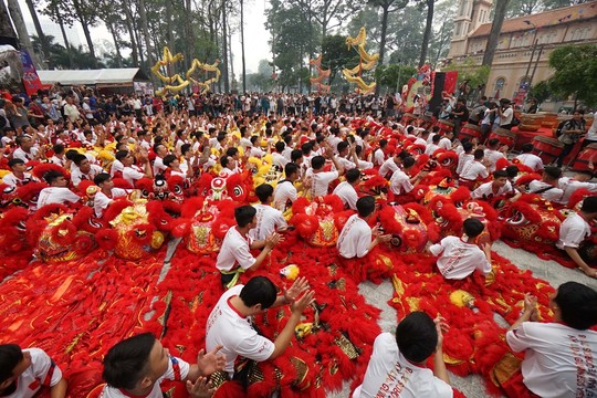 108 con lân đồng diễn, xếp hình Quốc kỳ xác lập kỷ lục Guinness Việt Nam - Ảnh 11.