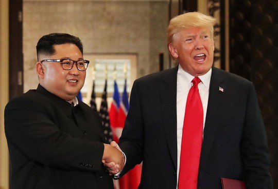 Ông Kim Jong-un gửi “mật thư hòa giải” đến Tổng thống Mỹ - Ảnh 1. Ông Kim Jong-un gửi “mật thư hòa giải” đến Tổng thống Mỹ - Ảnh 1.