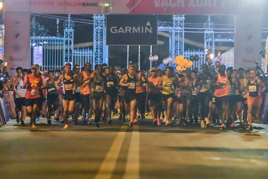 Giải Marathon quốc tế TP HCM Techcombank 2018: Kỷ lục, ấn tượng - Ảnh 1.