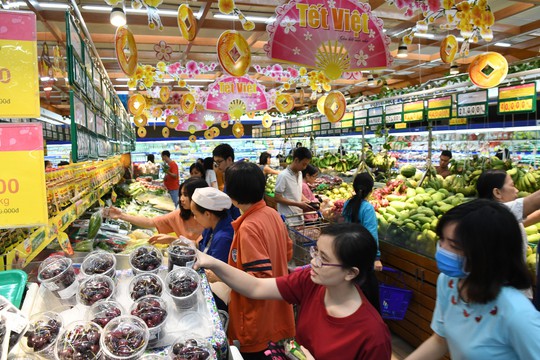 Thị trường 27Tết: Nơi chật kín, chỗ vắng hoe - Ảnh 3.