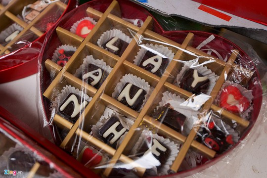 Thị trường quà tặng Valentine lu mờ vì không khí Tết - Ảnh 4.