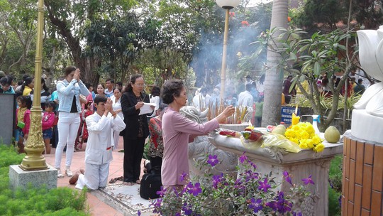 Mướt mồ hôi ở ngôi chùa lớn nhất miền Tây ngày mùng 1 Tết - Ảnh 11.