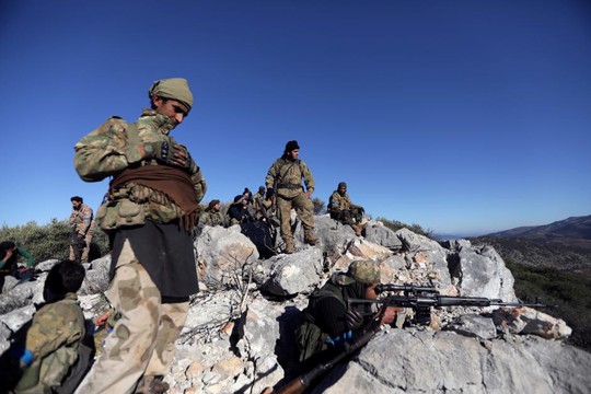 Thổ Nhĩ Kỳ nã pháo vào quân thân chính phủ Syria - Ảnh 1.