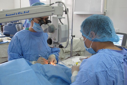 Xúc động bé gái 7 tuổi bị ung thư hiến tặng giác mạc sau khi qua đời - Ảnh 1. Xúc động bé gái 7 tuổi bị ung thư hiến tặng giác mạc sau khi qua đời - Ảnh 1.