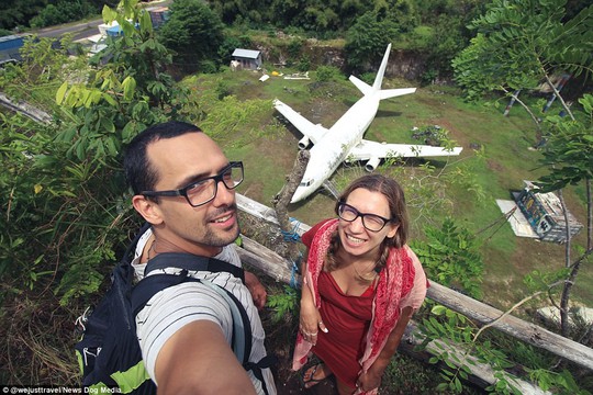 Chiếc máy bay bí ẩn hiện hình trên đảo Bali - Ảnh 4.