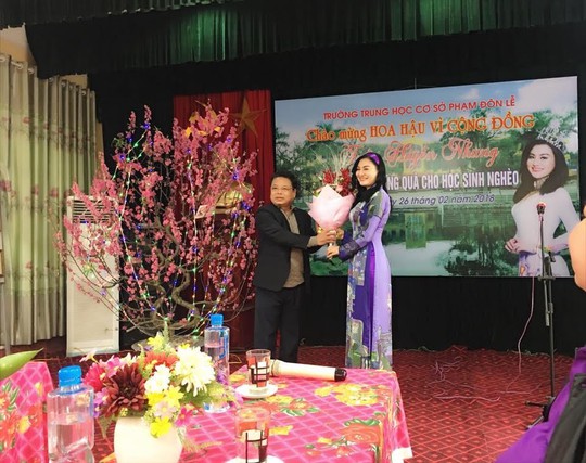 Hoa Hậu Trần Huyền Nhung tặng quà cho học sinh nghèo - Ảnh 5.
