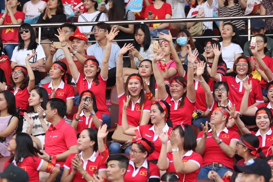 Clip Hồng Duy song ca với Mỹ Tâm khi U23 Việt Nam giao lưu lần cuối - Ảnh 22.