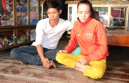Vợ chồng trẻ đau thương hỏa táng 3 con chết đuối vì không đất chôn cất - Ảnh 2. Vợ chồng trẻ đau thương hỏa táng 3 con chết đuối vì không đất chôn cất - Ảnh 2.