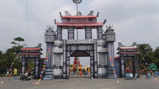 Tết này, người Cần Thơ đã mắt với lễ hội đèn lồng khổng lồ - Ảnh 1.