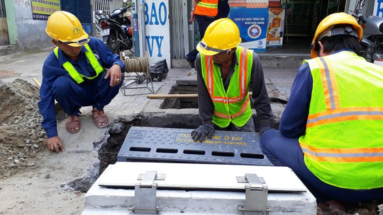 Đề xuất thay gần 17.000 hố ga ngăn mùi hôi - Ảnh 1.