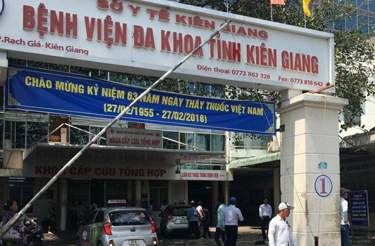 Cảnh cáo bác sĩ đuổi bệnh nhân về nhà - Ảnh 1. Cảnh cáo bác sĩ đuổi bệnh nhân về nhà - Ảnh 1.