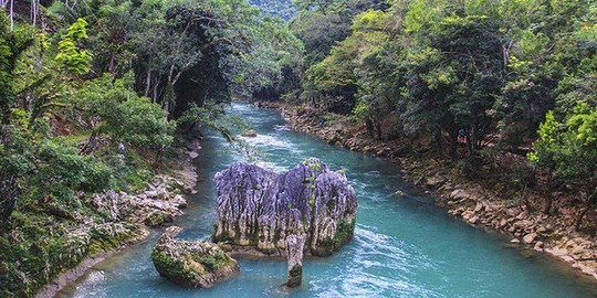 Những dòng sông đẹp nhất thế giới - Ảnh 2.