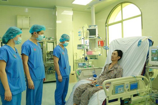 Việt Nam lần đầu tiên ghép phổi từ người cho chết não - Ảnh 1.
