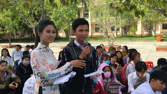Đưa trường học đến thí sinh tại Hậu Giang: Chọn ngành mà cứ lo thất nghiệp! - Ảnh 16.