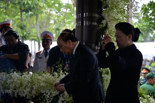 Linh cữu cố Thủ tướng Phan Văn Khải đã về đến quê nhà - Ảnh 20.