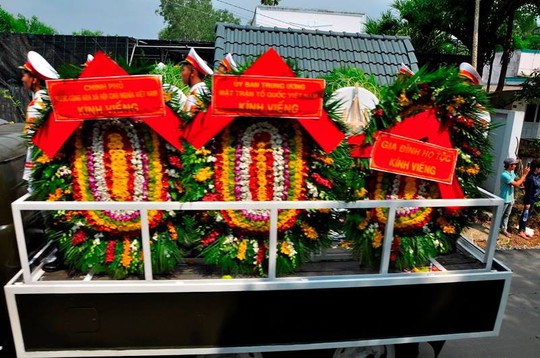 Linh cữu cố Thủ tướng Phan Văn Khải đã về đến quê nhà - Ảnh 12.