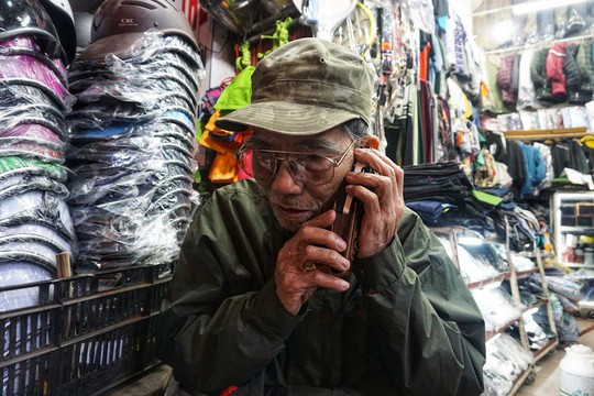 Nghệ sĩ khắc khổ Trần Hạnh gần 90 tuổi vẫn bán xăng, bán hàng - Ảnh 8.