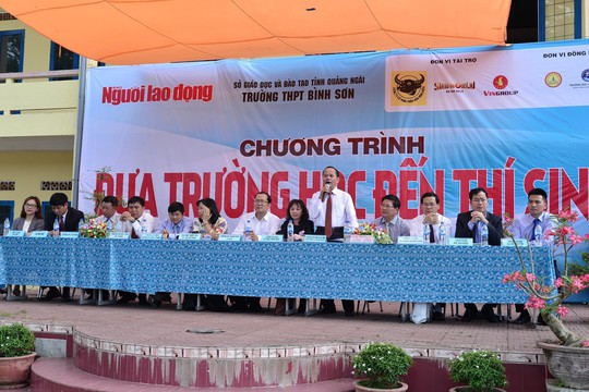 Đưa trường học đến thí sinh Quảng Ngãi: Con gái có nên học xây dựng? - Ảnh 18.