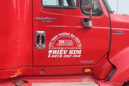 Thanh tra giao thông đấu trí với tài xế chở hàng quá tải suốt nhiều giờ - Ảnh 3.