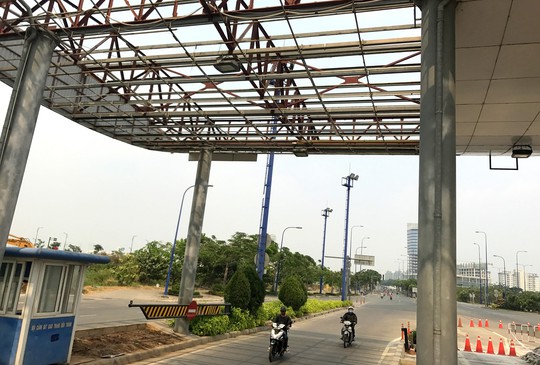 Khai tử trạm thu phí bỏ hoang trước hầm vượt sông Sài Gòn - Ảnh 4.