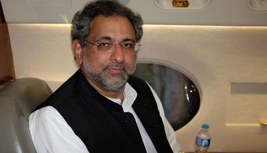 Thủ tướng Pakistan bị đối xử như dân thường ở sân bay Mỹ - Ảnh 1.