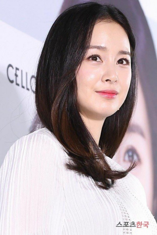 5 tháng sau sinh, Kim Tae Hee xuất hiện vẫn xinh ngất ngây | Phụ nữ - Báo  Người Lao Động