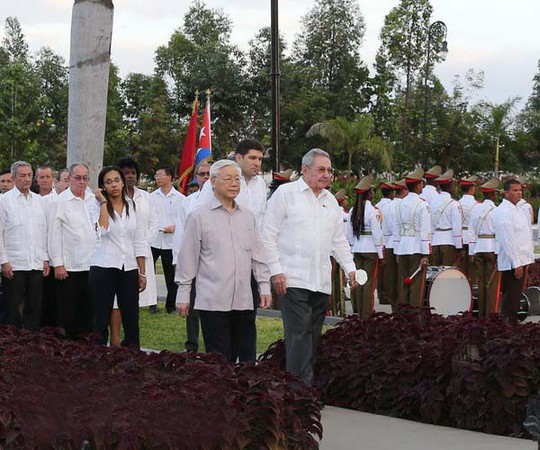 Tổng Bí thư Nguyễn Phú Trọng thăm TP Santiago De Cuba - Ảnh 1.