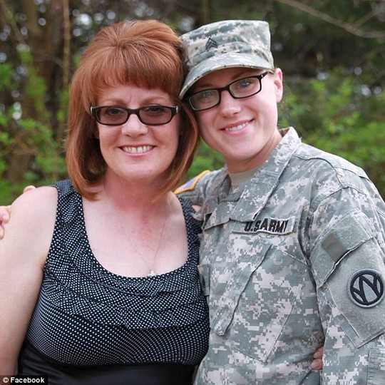 Bí ẩn bao trùm cái chết bí ẩn của nữ trung sĩ Mỹ ở Iraq - Ảnh 4.