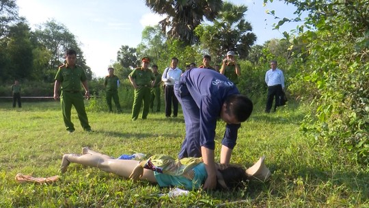 Sốc với cảnh cô gái chăn dê bị sát hại dã man rồi hãm hiếp - Ảnh 1. Sốc với cảnh cô gái chăn dê bị sát hại dã man rồi hãm hiếp - Ảnh 1.