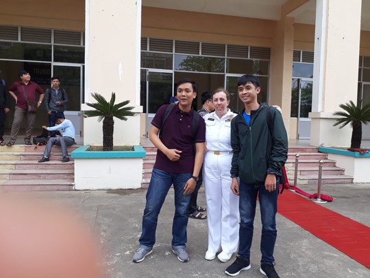 Hải quân tàu sân bay Mỹ hào hứng giao lưu bóng rổ với sinh viên Đà Nẵng - Ảnh 8.