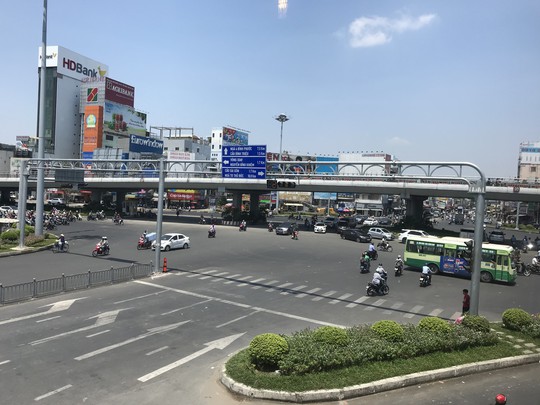 Nhiệt độ ở Sài Gòn lên đến 39 độ C, kéo dài đến tháng 5 - Ảnh 1.