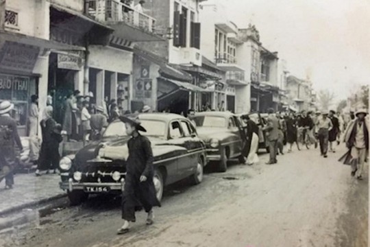Soi loạt ôtô hạng sang tại Việt Nam những năm 50 - Ảnh 10.