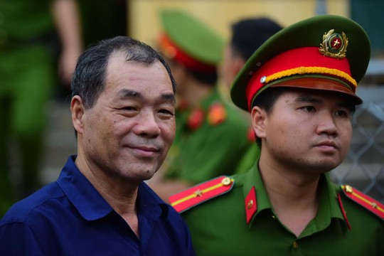 Đại án Trầm Bê: Yêu cầu áp giải nhiều đại gia - Ảnh 1. Đại án Trầm Bê: Yêu cầu áp giải nhiều đại gia - Ảnh 1.