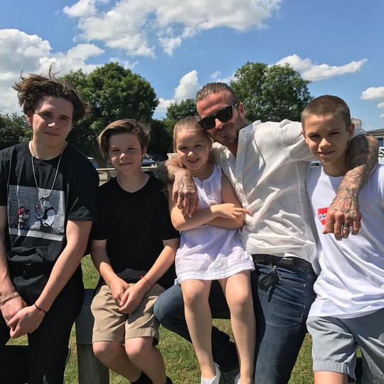 Gia đình hạnh phúc của Beckham và 4 người con sau 20 năm - Ảnh 14.
