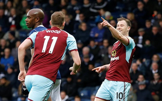 Tốp 5 bàn thắng đẹp nhất vòng 32 Premier League - Ảnh 1.