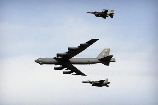 Mỹ điều B-52 tới gần biển Đông - Ảnh 1.