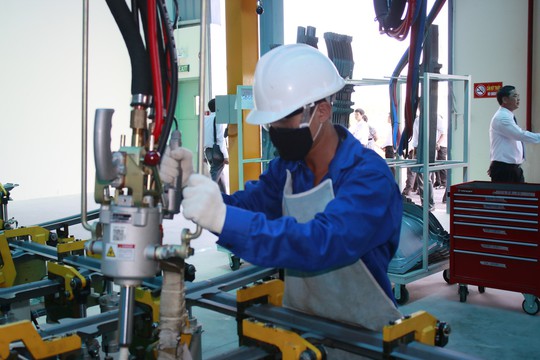 Chế độ ốm đau đối với NLĐ làm công việc nặng nhọc, độc hại - Ảnh 1. Chế độ ốm đau đối với NLĐ làm công việc nặng nhọc, độc hại - Ảnh 1.
