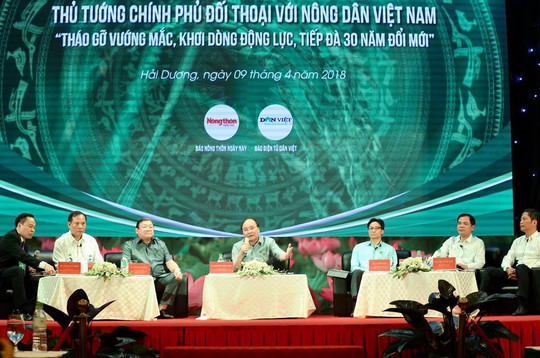 Thủ tướng Nguyễn Xuân Phúc: Vì sao nông dân chưa giàu? - Ảnh 3. Thủ tướng Nguyễn Xuân Phúc: Vì sao nông dân chưa giàu? - Ảnh 3.