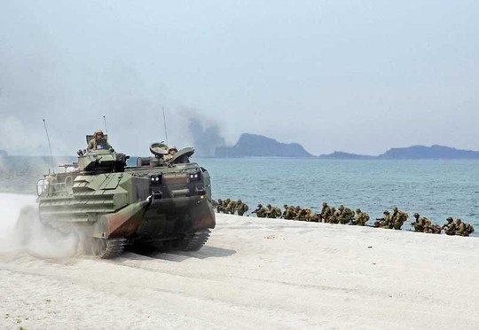 Philippines – Mỹ diễn tập “tái chiếm lãnh thổ” gần bãi cạn Scarborough - Ảnh 2.
