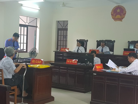NÓI THẲNG: Tuyên án treo bị cáo ấu dâm Nguyễn Khắc Thủy là nhạo báng công lý - Ảnh 1. NÓI THẲNG: Tuyên án treo bị cáo ấu dâm Nguyễn Khắc Thủy là nhạo báng công lý - Ảnh 1.