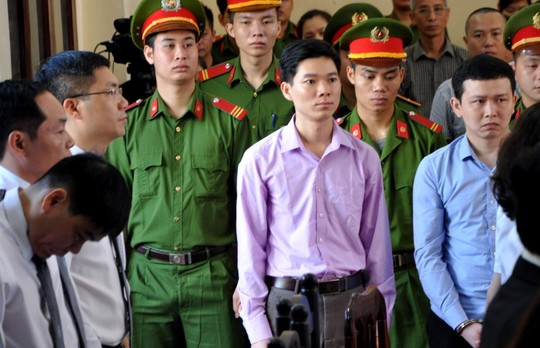 Chánh án Nguyễn Hòa Bình ấn tượng về câu hỏi tòa án lương tâm vụ bác sĩ Hoàng Công Lương - Ảnh 2.