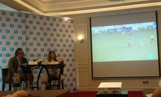 U23 Việt Nam lên sóng truyền hình Pháp, Lương Xuân Trường bắn tiếng Anh - Ảnh 3. U23 Việt Nam lên sóng truyền hình Pháp, Lương Xuân Trường bắn tiếng Anh - Ảnh 3.