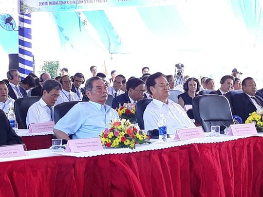 Nguyên Thủ tướng Nguyễn Tấn Dũng dự khánh thành cầu Cao Lãnh - Ảnh 5.