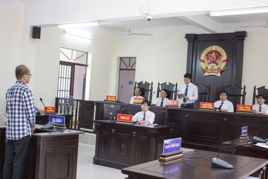Con gái riêng bị hiếp dâm nhiều lần, mẹ vẫn xin giảm án cho chồng cũ - Ảnh 1. Con gái bị cha dượng hiếp dâm nhiều lần, mẹ vẫn thản nhiên xin giảm án cho chồng 2