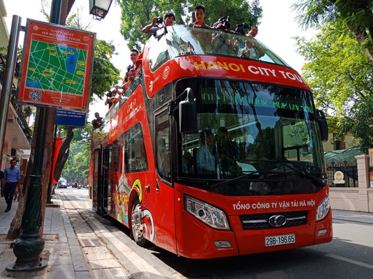 300.000-650.000 đồng để trải nghiệm, ngắm Hà Nội từ trên xe buýt 2 tầng - Ảnh 18.
