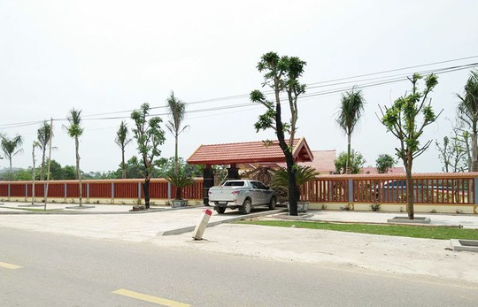 Đại úy có biệt phủ 5.000 m2 không phép: Anh em đã tạo điều kiện - Ảnh 1. Đại úy có biệt phủ 5.000 m2 không phép: Anh em đã tạo điều kiện - Ảnh 1.