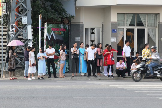 Nha Trang lo khách nước ngoài ở lại làm chui - Ảnh 1. Nha Trang lo khách nước ngoài ở lại làm chui - Ảnh 1.